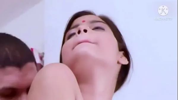 Friske Indian girl Aarti Sharma seduced into threesome web series bedste videoer
