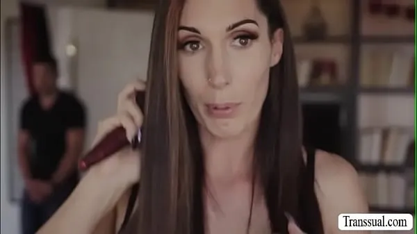Nieuwe Stepson bangs the ass of her trans stepmom beste video's