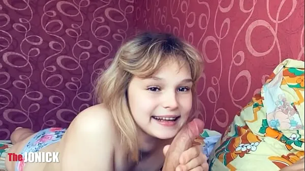 新鲜Naughty Stepdaughter gives blowjob to her / cum in mouth最好的视频