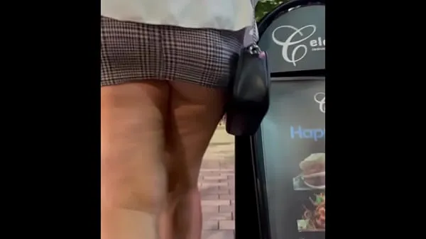 تازہ Thick slag totters in micro skirt بہترین ویڈیوز