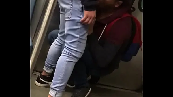 Tuoreet Blowjob in the subway parasta videota