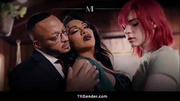 新鲜Hot mixed gender threesome with Jean Hollywood and Jessy Dubai最好的视频