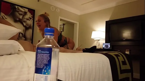 Stupid Water Bottle! Madelyn Monroe Fucks Stranger in Vegas Video terbaik baru