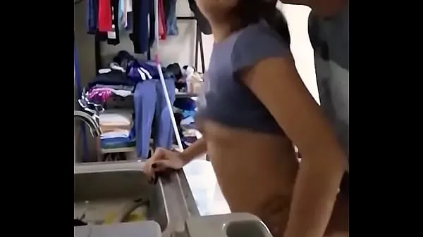 Cute amateur Mexican girl is fucked while doing the dishesأفضل مقاطع الفيديو الجديدة