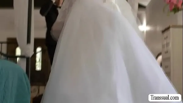 Nejnovější Shemale bride and brides maid get fucked nejlepší videa