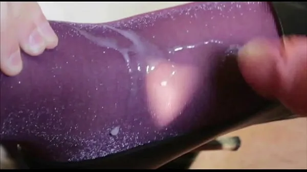 Nylon cumshot on lurex purple pantyhose feet melhores vídeos recentes