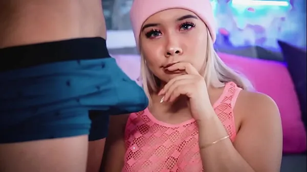 Nejnovější Colombian blonde loves sucking her stepbrother's cock live nejlepší videa