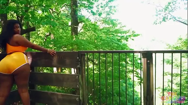 Brattty Bae and Siren Nudist Gives Gibby The Clown A Wild Tour In A Forrest Video terbaik baru