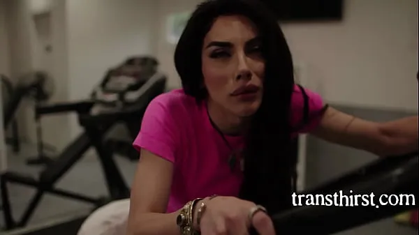 ताज़ा Randomly Inserts Dick In A HOT Tranny At Gym - Ariel Demure सर्वोत्तम वीडियो