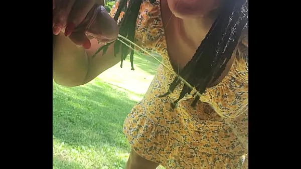 Nieuwe Outside hiding under porch peeing licking my fingers then sucking my masters cock beste video's