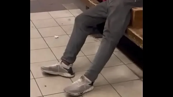 Tuoreet Homeless at subway parasta videota