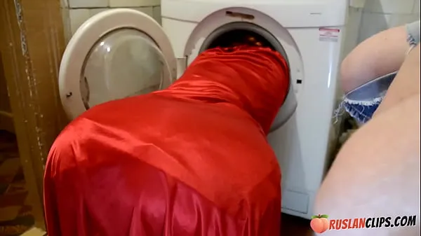 Friske Busty Stepsis Stuck in Washing Machine bedste videoer