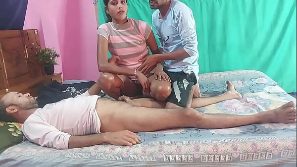 ताज़ा Amazing hard sex with Friends two college friends Teens guys and hot bikini teen girl 3SOME FUCKS . Hanif pk and Sumona and Manik सर्वोत्तम वीडियो