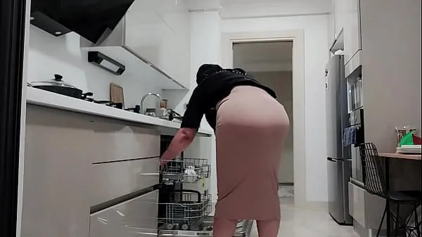Taze my stepmother wears a skirt for me and shows me her big butt en iyi Videolar