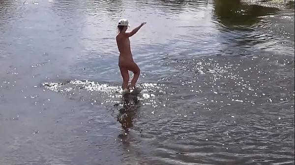 Φρέσκα Russian Mature Woman - Nude Bathing καλύτερα βίντεο