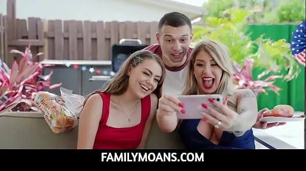 FamilyMoans - When stepbrother Johnny arrives at the party, he starts grilling some hotdogs, and sneakily gives some to Selena who starts sucking on his wiener as a way to say thank you Video terbaik baharu