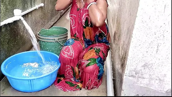 ताज़ा Wife who was taking bath outside in the balcony was called inside the room and fucked सर्वोत्तम वीडियो