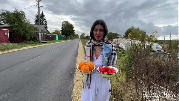 Φρέσκα Fucked a village girl in her garden while her husband was not at home καλύτερα βίντεο