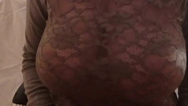 Friske Boobs in a see-through sweatshirt at university - DepravedMinx bedste videoer