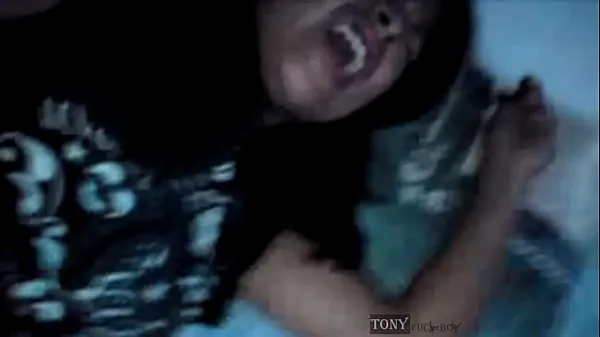 Ouch, was I in the wrong hole? I'm sorry.. If you already know how I am, why do you fit it in your ass? Her first time in the ass is not what she wanted but she went home being another woman Video terbaik baharu
