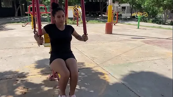 I take home a BEAUTIFUL GIRL from the park and end up fucking Video terbaik baharu