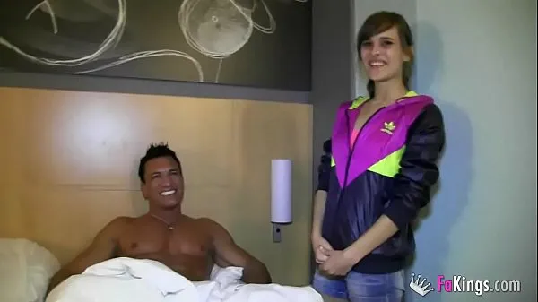 Nya Ainara gets in bed with her idol Marco Banderas in her best fuck ever bästa videoklipp