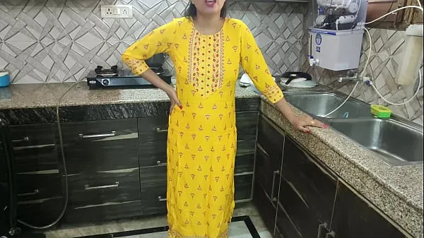Sveži Desi bhabhi was washing dishes in kitchen then her brother in law came and said bhabhi aapka chut chahiye kya dogi hindi audio najboljši videoposnetki