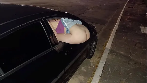 Friske Wife ass out for strangers to fuck her in public bedste videoer