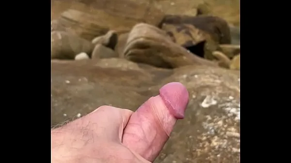 Big Aussie cock at werrong nude beach Video terbaik baharu