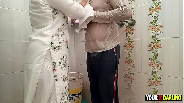 تازہ Stepmother gave her body heat to her stepson in the cold بہترین ویڈیوز