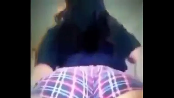 新鲜Thick white girl twerking最好的视频