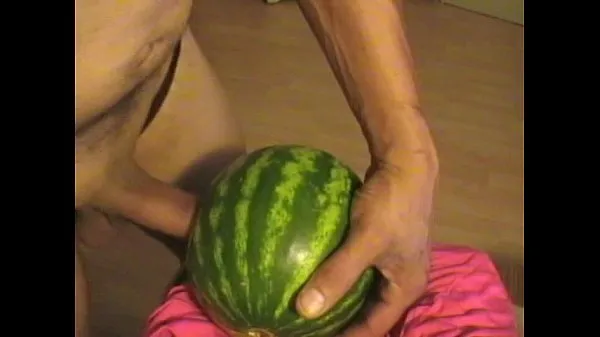 Masturbating with fruit Video terbaik baru